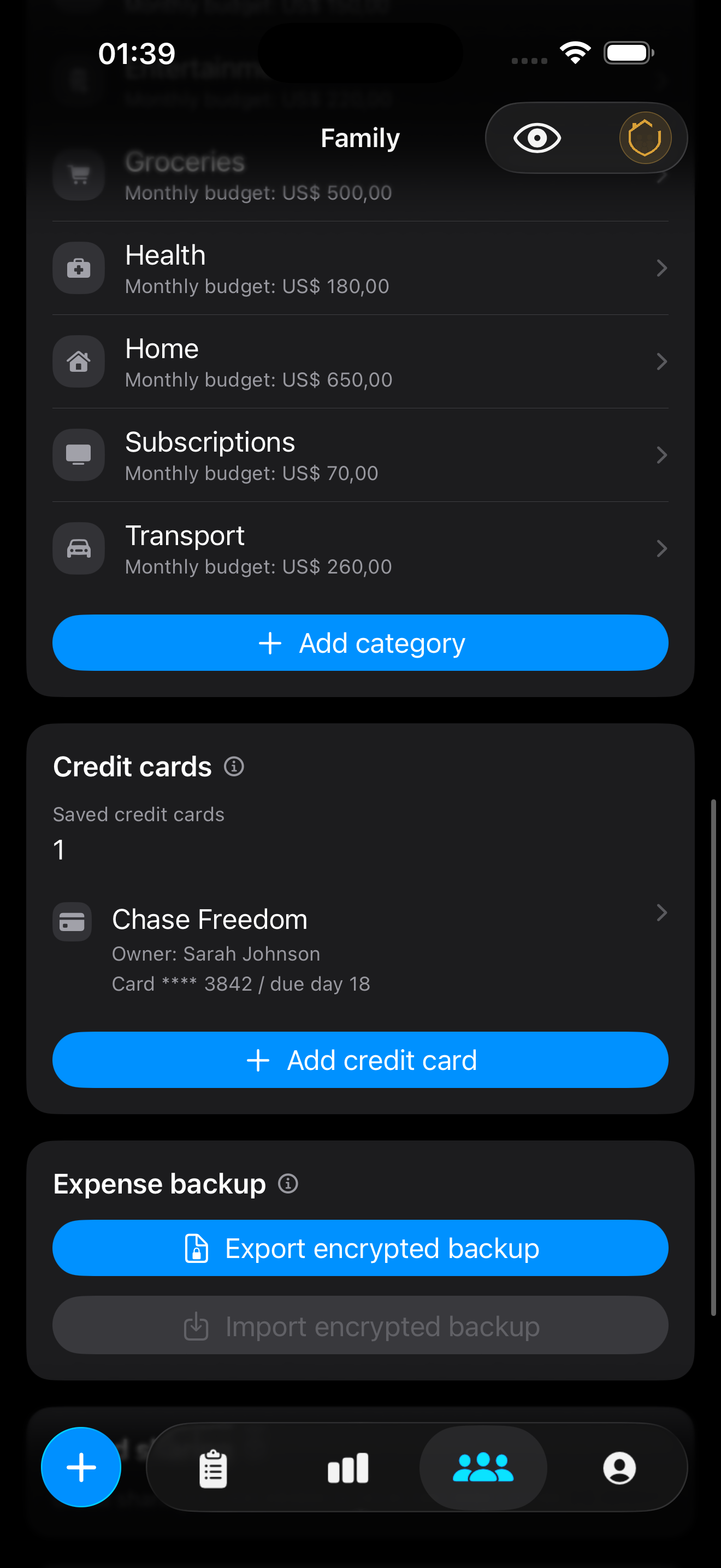 Credit cards screen in dark mode